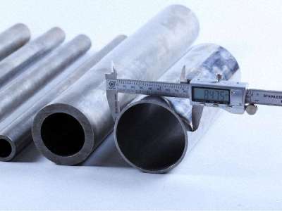 使用精密管有專家現(xiàn)場(chǎng)指導(dǎo)服務(wù)，施工無憂！